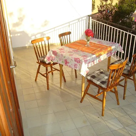 Dana Apartman *