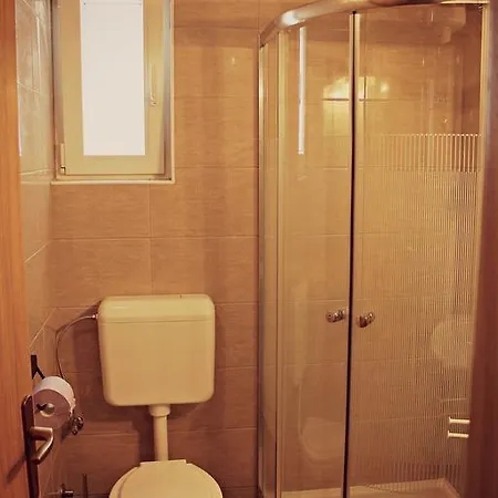 Dana Apartment *