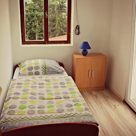 Dana Apartment *