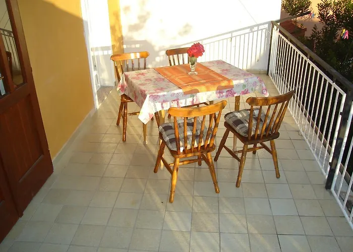 דירה Dana זאדאר